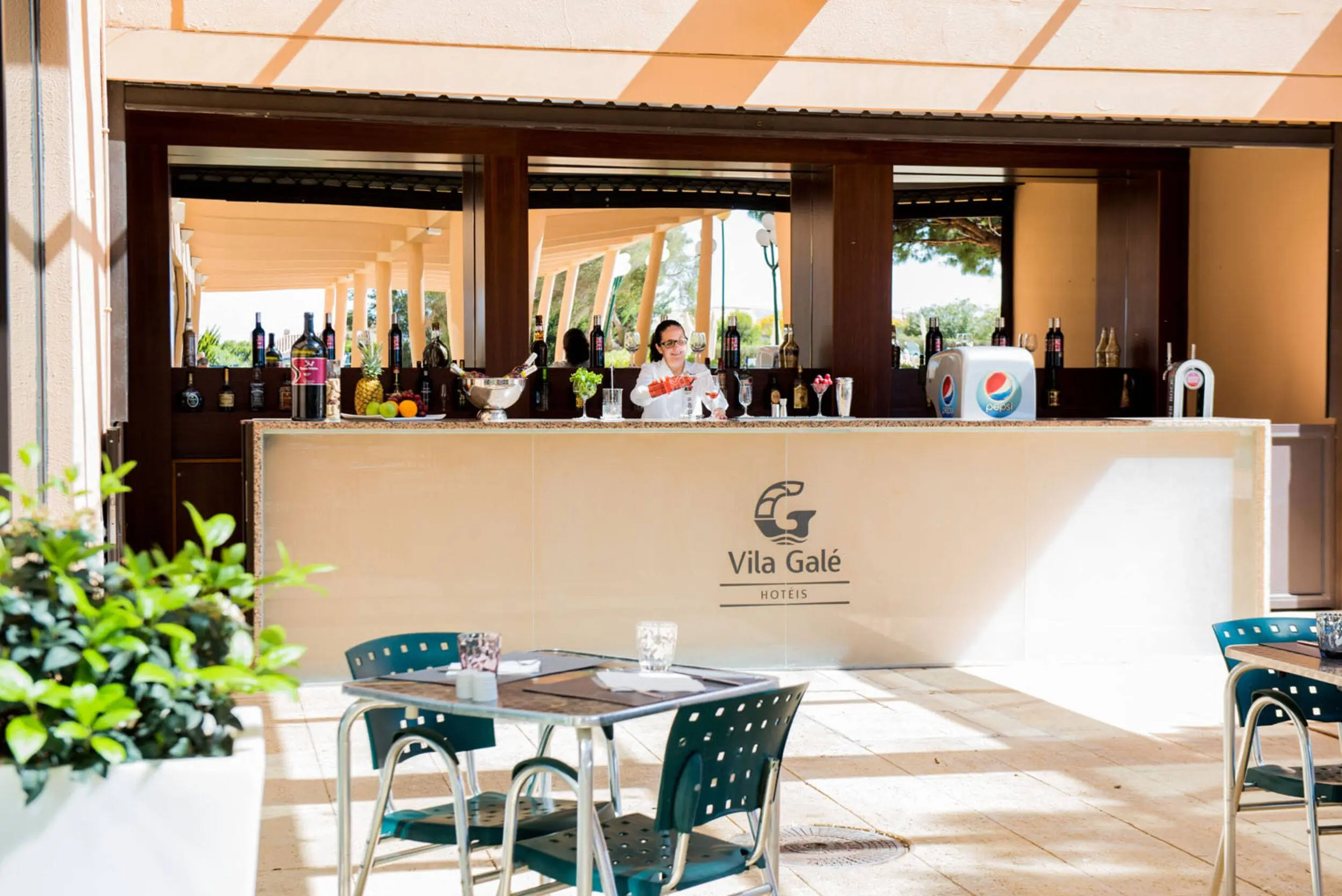 VG-Atlantico-Bar-Piscina-1_Baixa