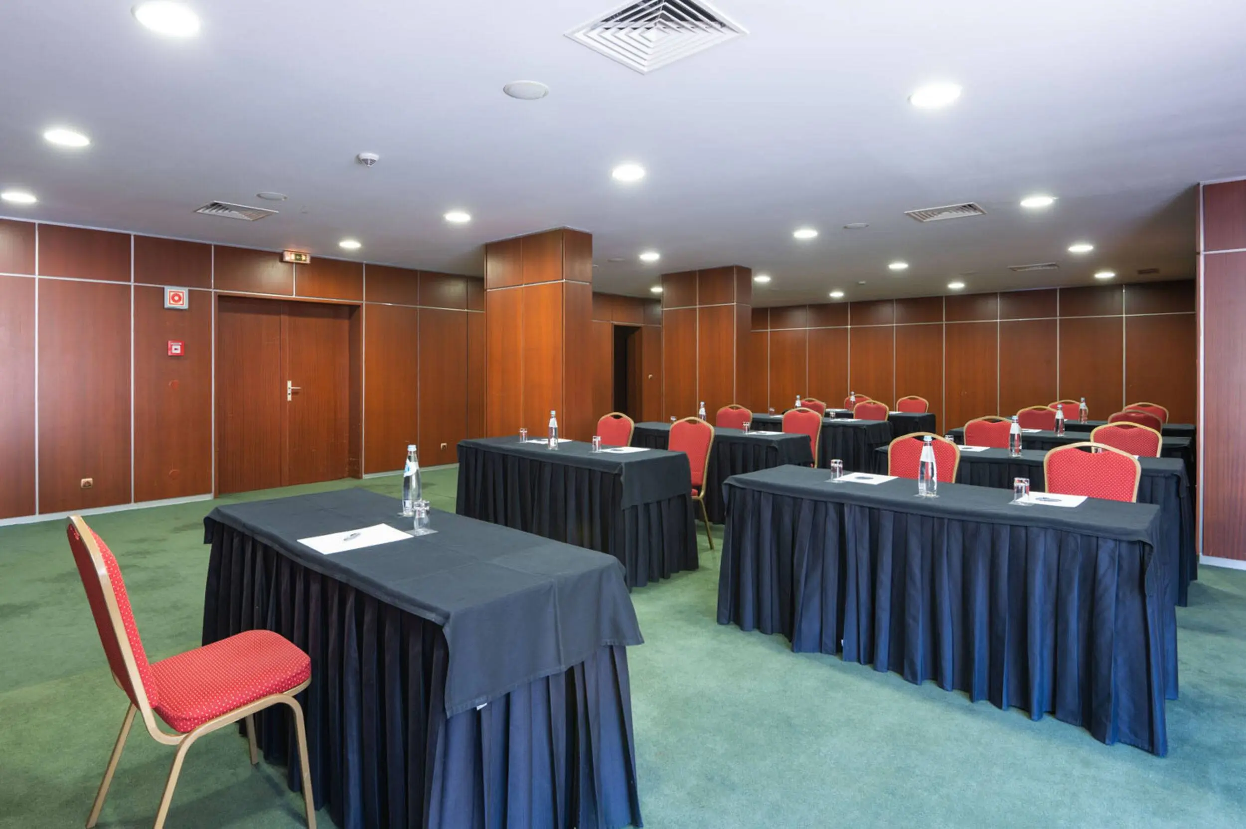 VG-Cascais-Sala-Reunioes-8_Baixa