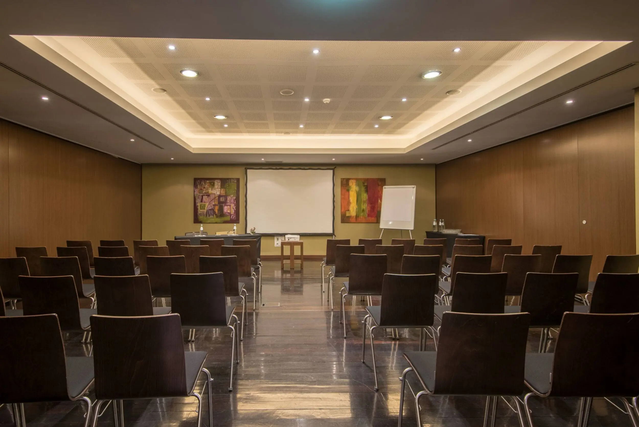 VG Coimbra_SalaReuniao_Giselle_1_Baixa