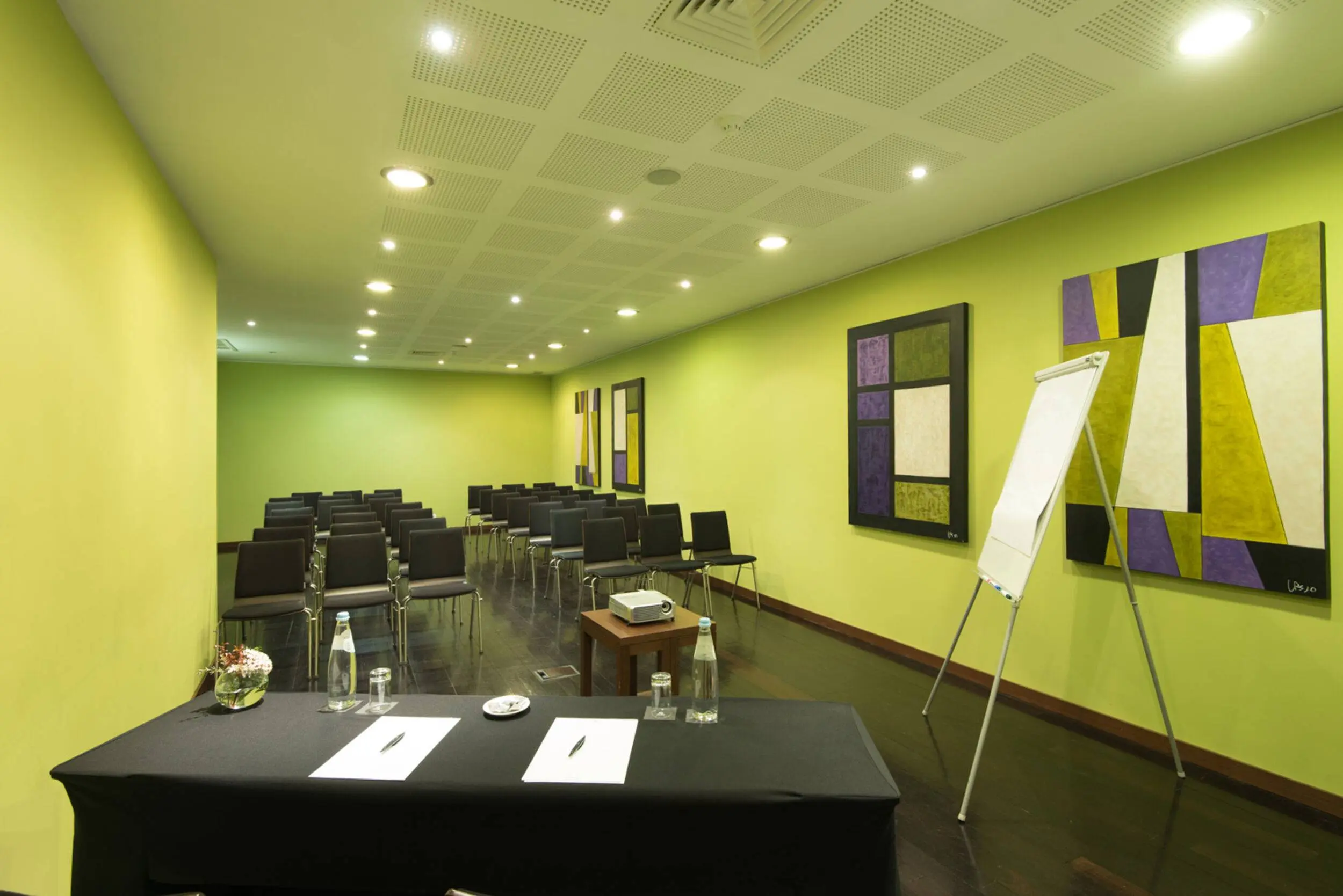 VG Coimbra_SalaReuniao_Petipa_1_Baixa