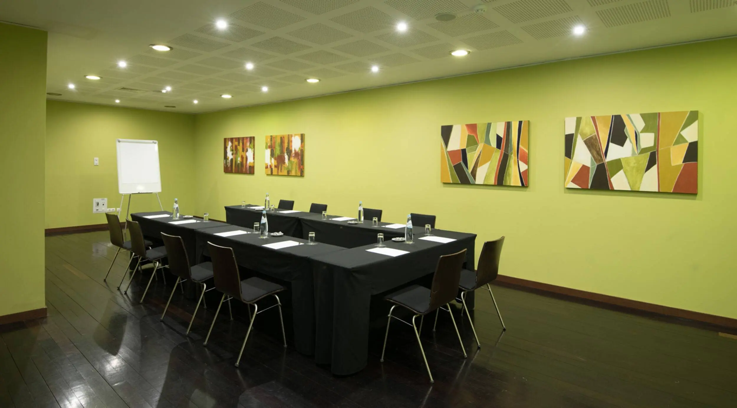 VG Coimbra_SalaReuniao_Pina Bausch_1_Baixa