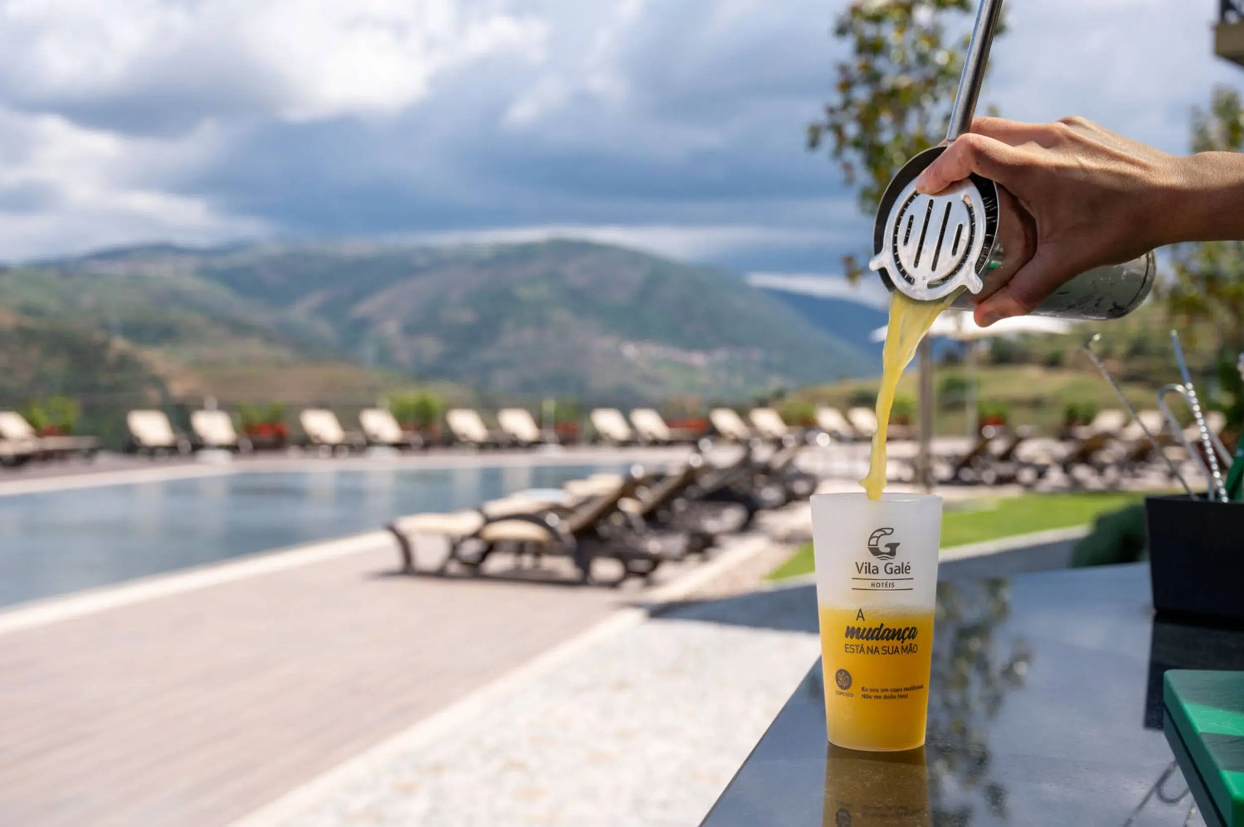 VG-Douro-Vineyards-Bar-Piscina-5_Baixa