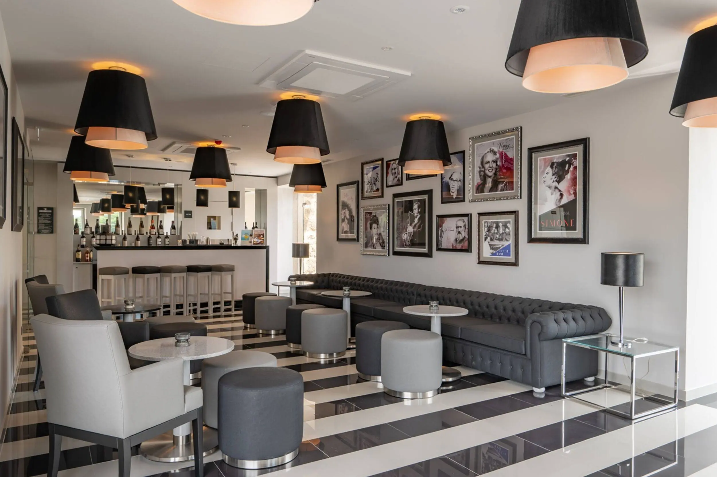 VG_Ponte-de-Lima-Vineyards-Bar-Soul-and-Blues-3_Baixa