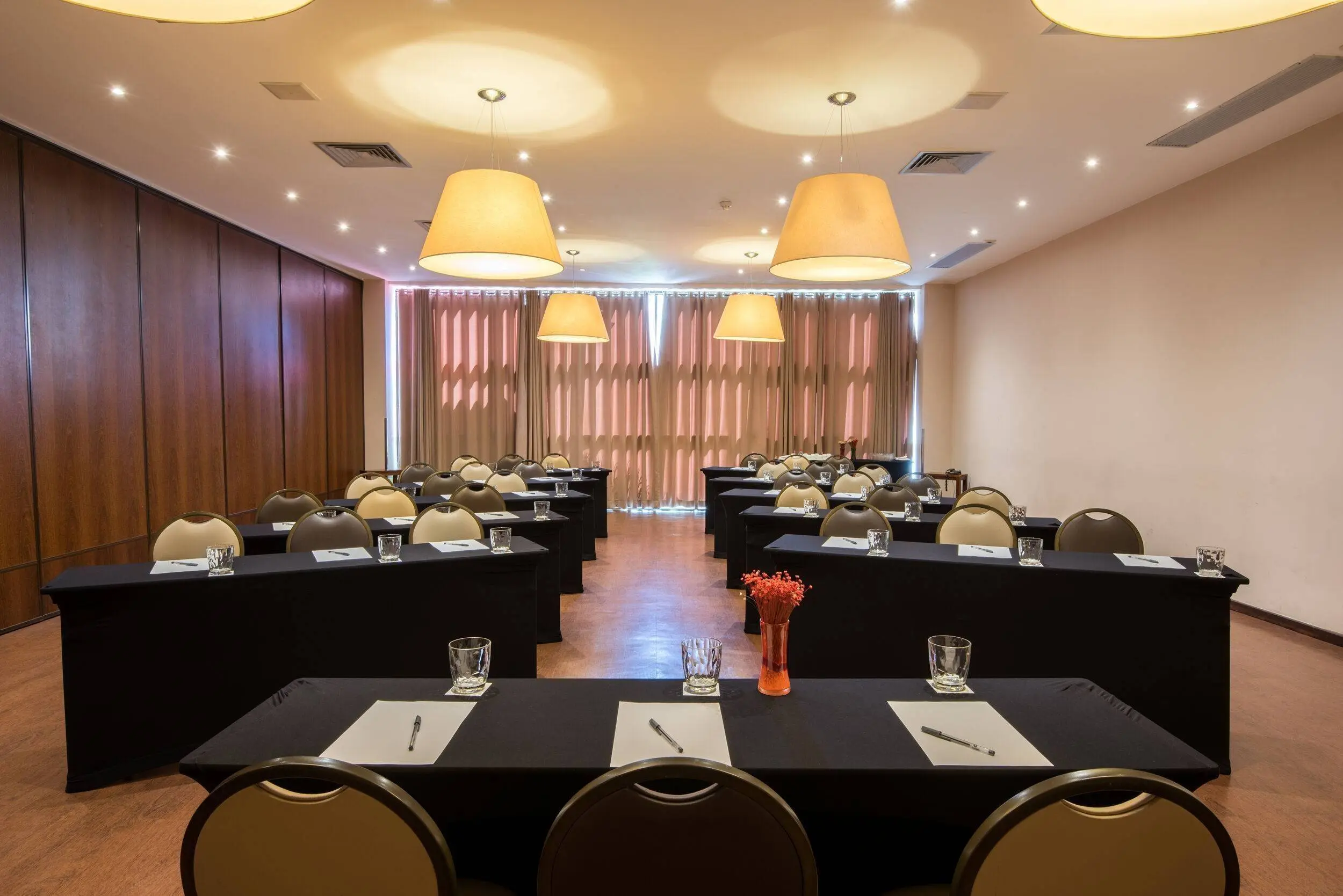 VG_RIO-sala-de-reuniao-unidos-da-tijuca