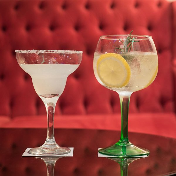 Cocktails maravilhosos todos os meses!